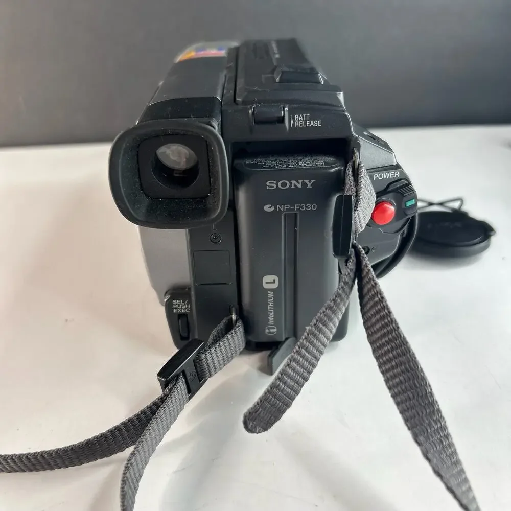 Sony Handycam CCD-TR818 Hi8 Camcorder w/Nightshot + USB Tested New Tape
